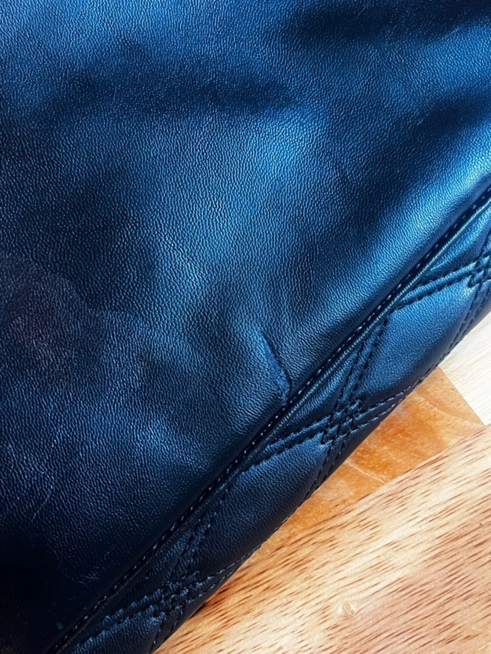 DKNY Black Quilted Duffel Bag Travel Weekender - Picture 9 of 16